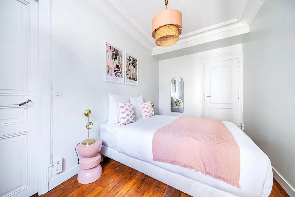 Blue And Pink Flat Next Montparnasse - Ii Apartment Paris